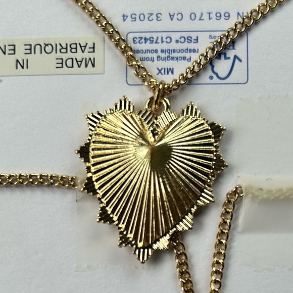 Urban Outfitters Gold Tone Heart Pendant with Adjustable Chain Extender New! - Picture 2 of 3